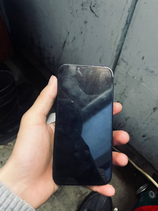 IPhone 13 телефон