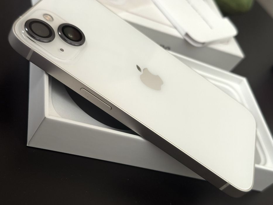 iPhone 13 белый 128гб