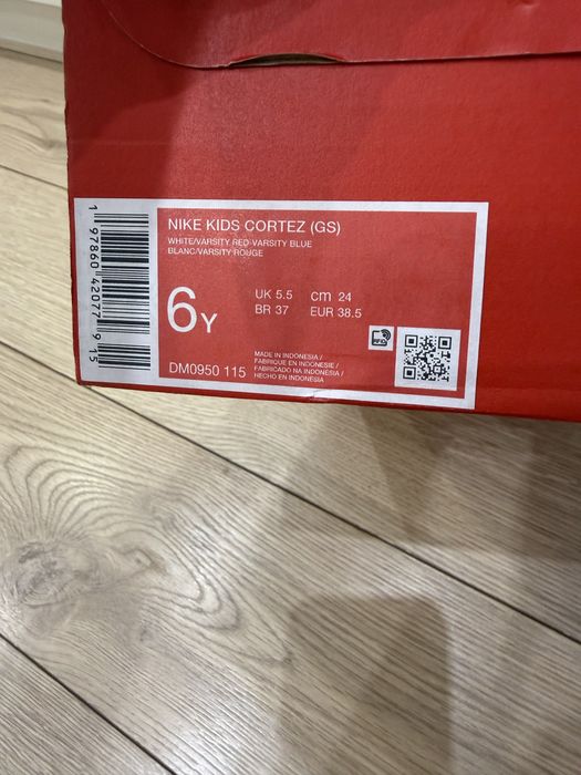 Продам кроссовки оригинал Nike