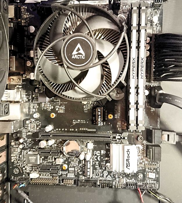 Процесор за игри i3-10105F (новият i7-7700K) + дъно Asrock H470