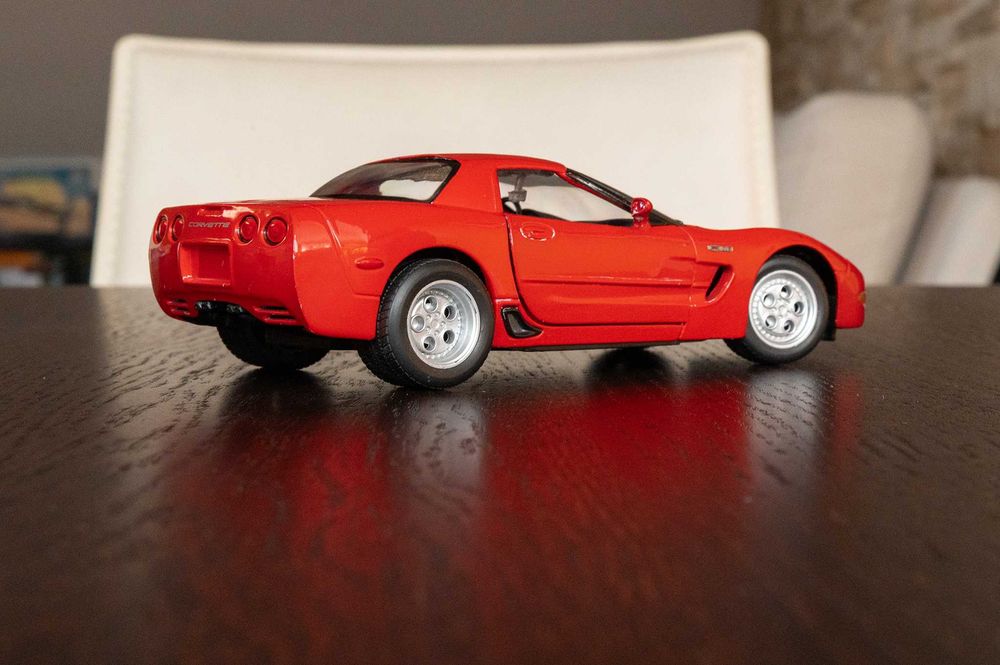 Продавам модели 1:18 и 1:24 цени от 35 до 80лв