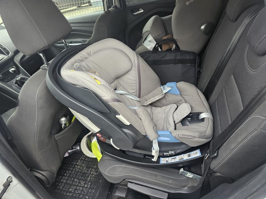 Scoica Cybex Aton 5 cu baza Isofix inclusa