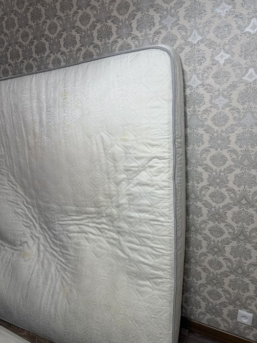 Отдам даром матрас размер 200*180