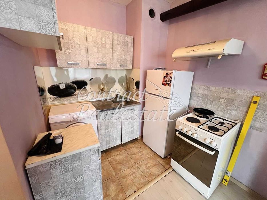 Дава се под наем Двустаен апартамент в Варна, Център - 50 кв.м за 255 € - Снимка #3