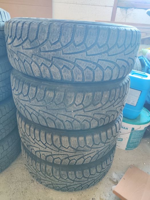 Продам комплект зимней резины с дисками r16