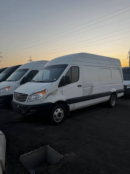 Jac Sunrey Furgon v nalichii