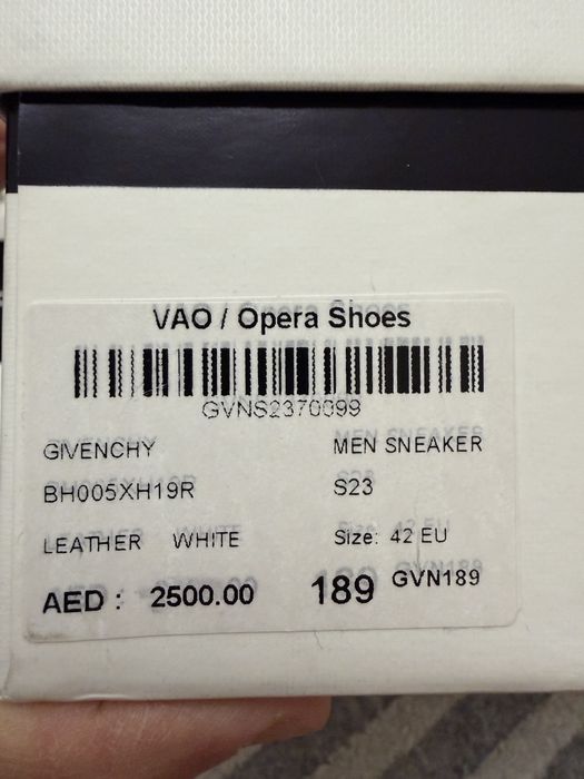 Продам кроссовки GIVENCHY