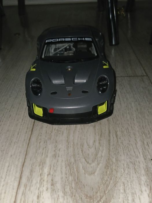 Porsche 911 GT .