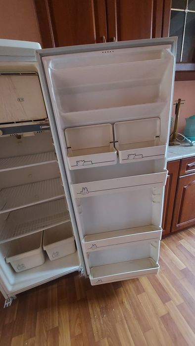 Холодильник бирюса