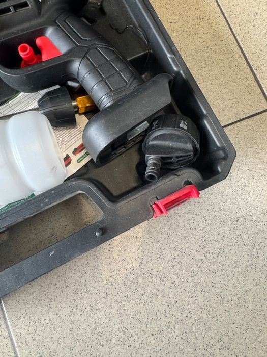 Водоструйка на батерия