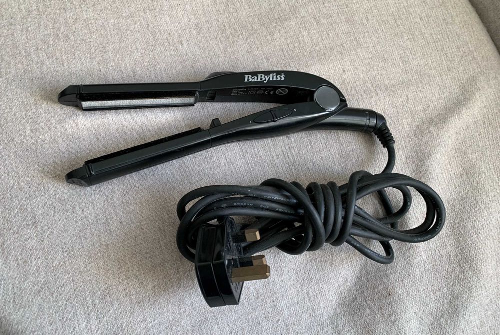 Placa de par BabyLiss C52b cu placi din sticla 75W cu 220 grade