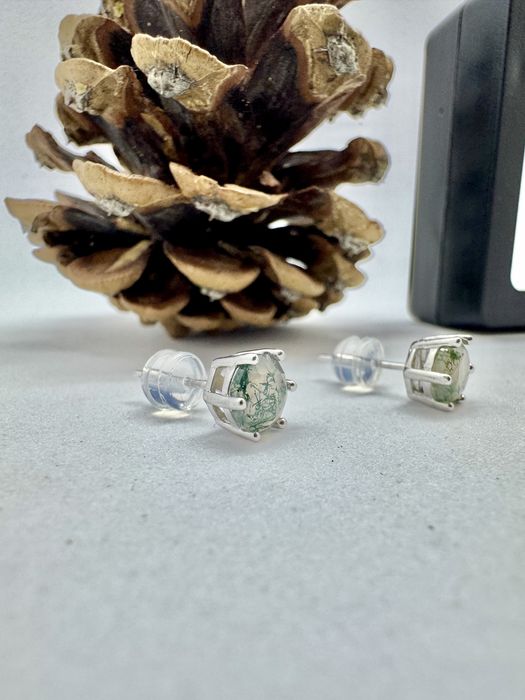 Сребърни обеци с естествен мъхов ахат 1.5 карата