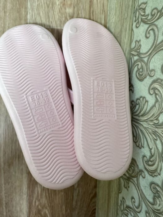Продам новые шлёпанцы