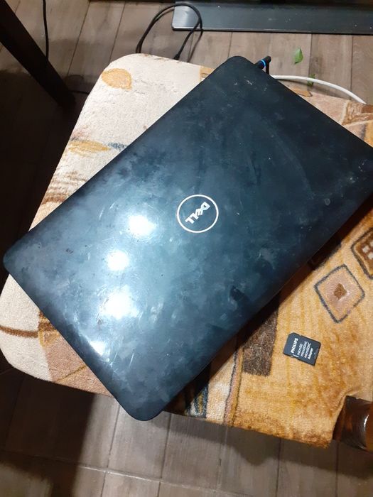 Лаптоп Dell visteon 1015