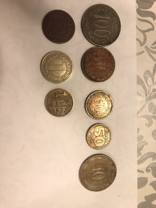 Monede diferite modele și țări