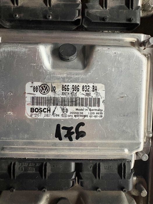 Компютър еку ecu електронен блок двигател Пасат Б5.5 2.3 V5 170кс AZX