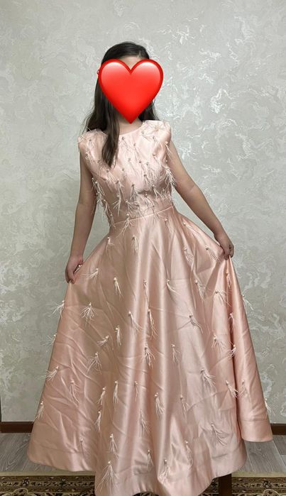 Продам вечерние платья по 5000тг