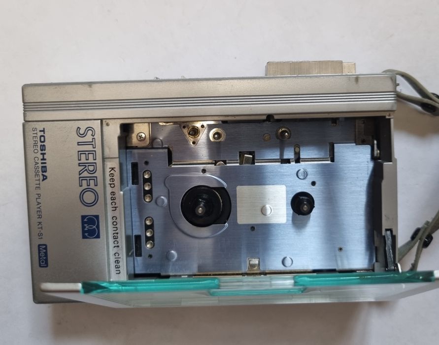 Radiocasetofon portabil de colecție Toshiba KT-S1 Metal