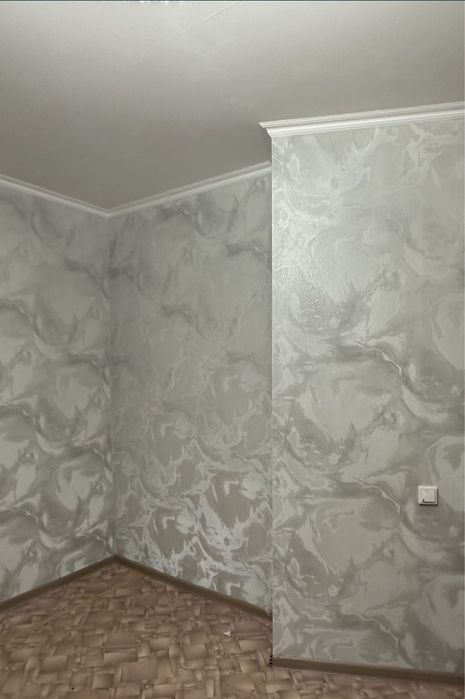 Поклейка обоев краска