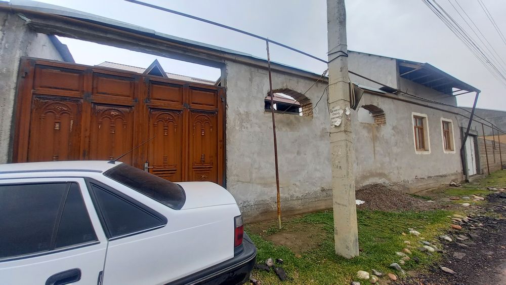 2,5 sotix Hovli uy Sotiladi srochna!