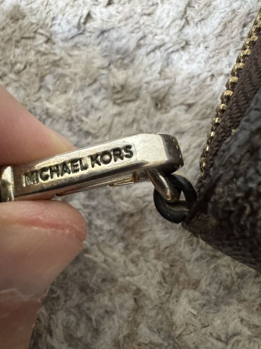 Продам кошелек женский МК.