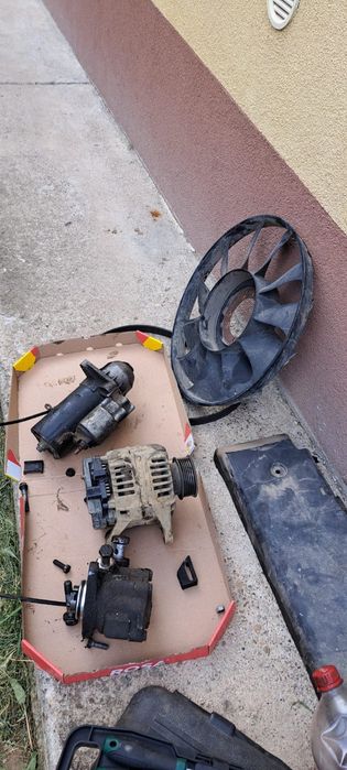 Vând injectoare electromotor turbo iveco daily 2.8