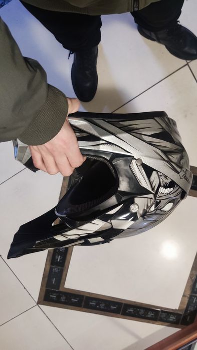 Шлем эндура в хорошем состояние