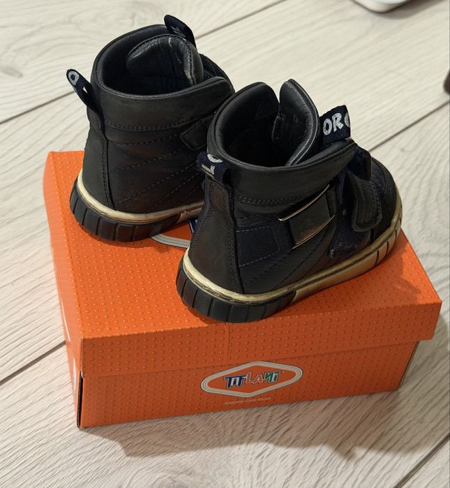 Продам детский обувь