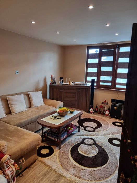 Продажба на етаж от къща