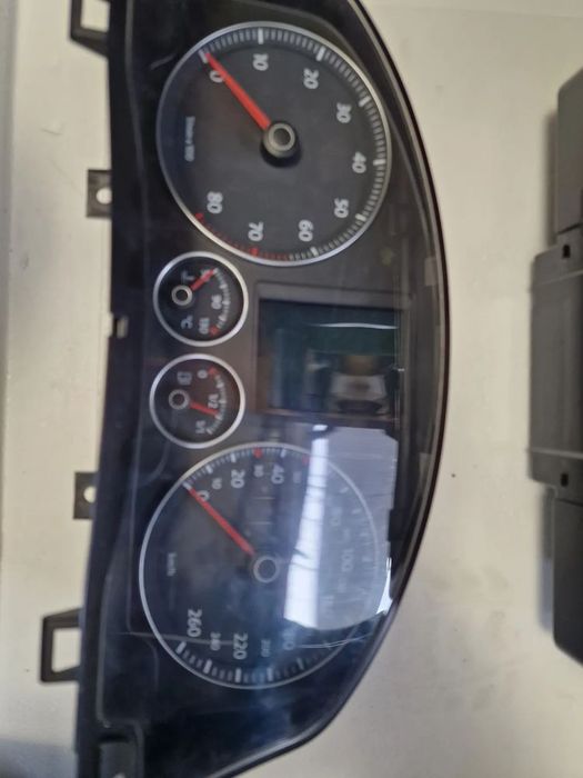 Ceasuri bord vw golf 5 motor 1,4benzina 1,6 benzina maxidot/minidot