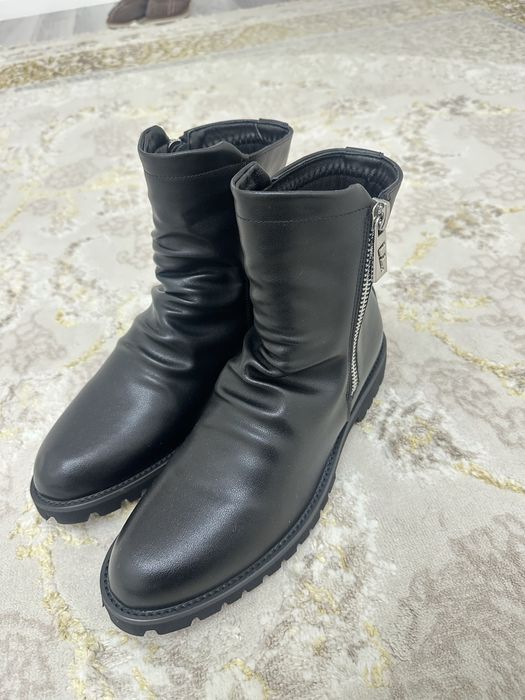 Ер адамға етік/Сапоги