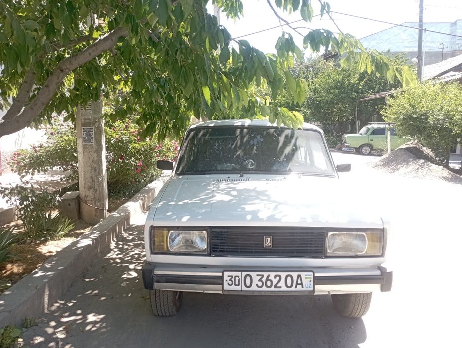 Vaz 2105 sotiladi