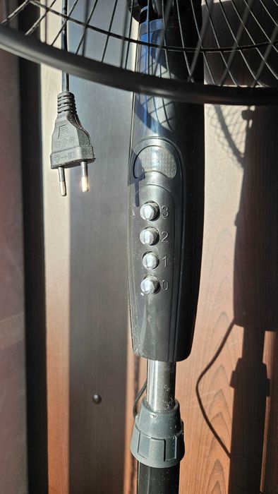 Фентилятор напольный