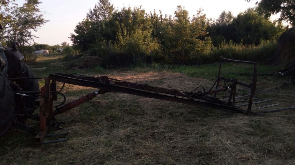 Трактор МТЗ с навесным