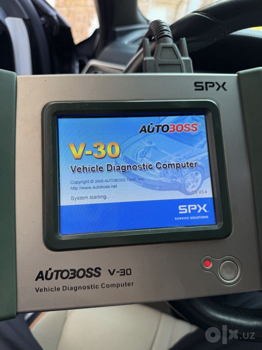 Диагнозтический прибор autoboss v-30 skaner launch