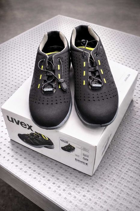 Pantofi de protecție UVEX 1 S1 – mărimea 43 – NOI