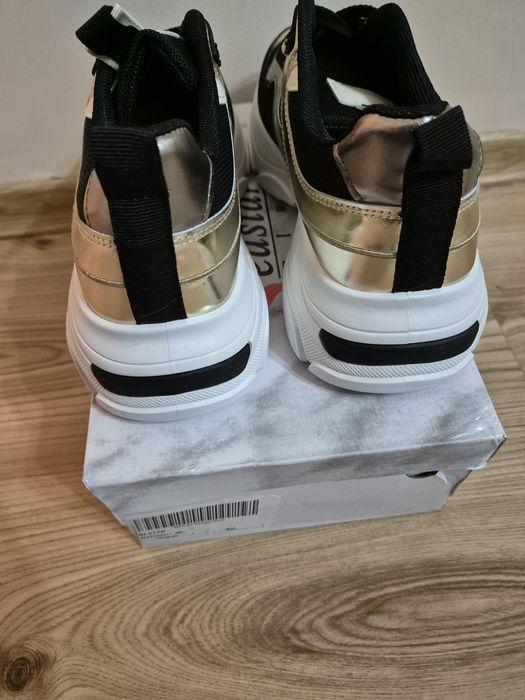 Дамски италиански маратонки номер 40! Състояние ново!