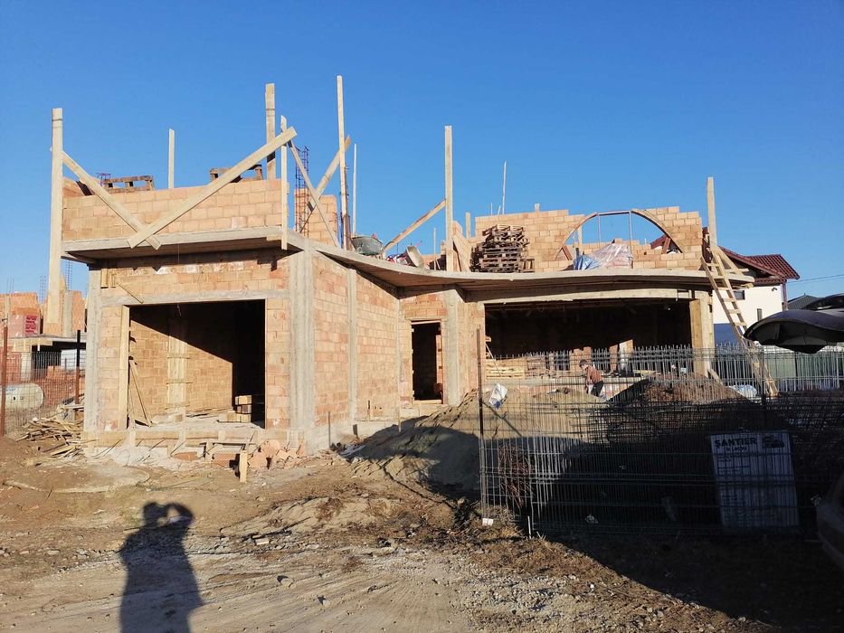 Construim case de locuit la Rosu si la Cheie in judetul Brașov.