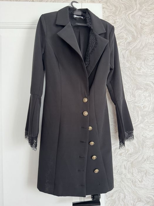 Продам платья нарядные