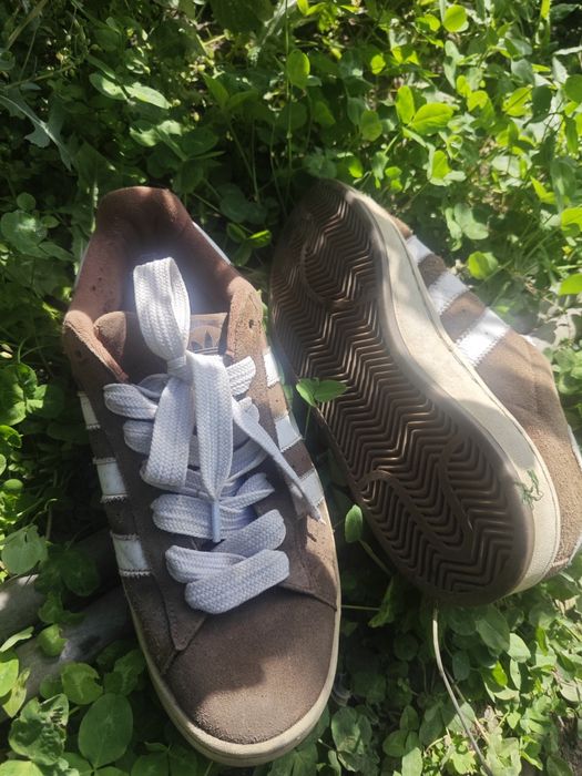 Туристические кроссовки