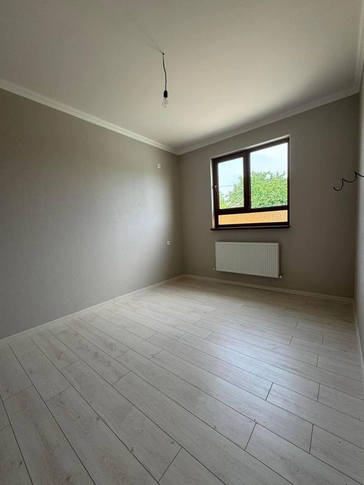 Продаётся дом 3х- комн. 1.5 сотки. Кирпичный. Новый. 82 м²