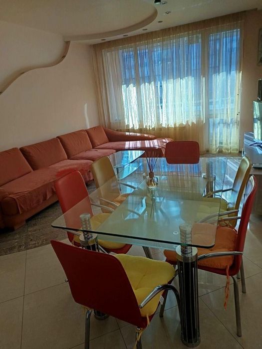 Дава се под наем Четиристаен апартамент в София, Гоце Делчев - 115 кв.м за 796.62 € - Снимка #1