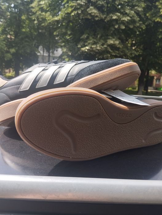Adidasi "adidas"
