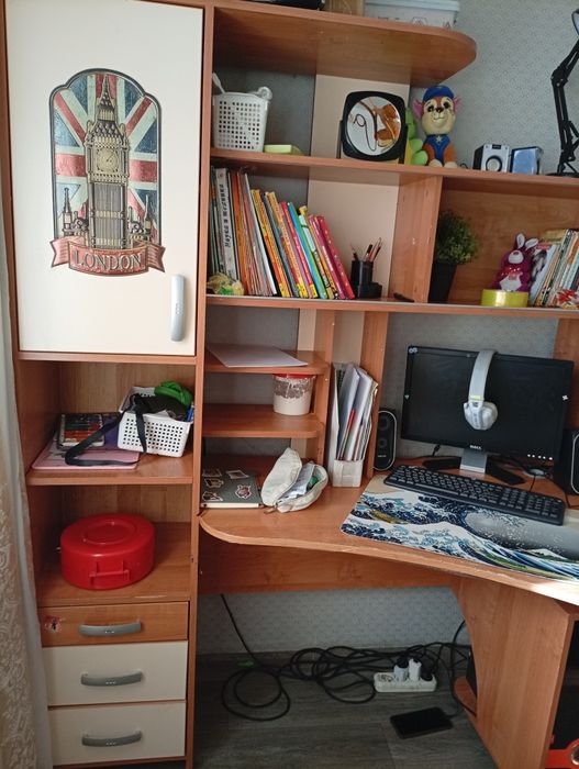 Продам рабочий стол (без ничего)