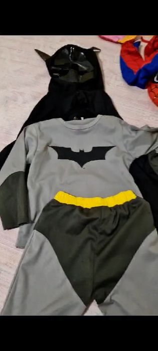 Продам костюм и маски