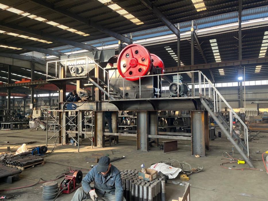 Concasor cu falci (jaw crusher) 600x900