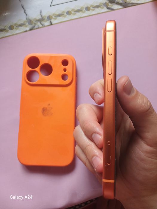 Iphone 17 Pro (Orange)
