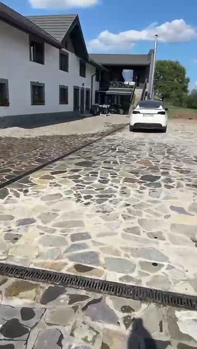 Vand si montez piatra naturala