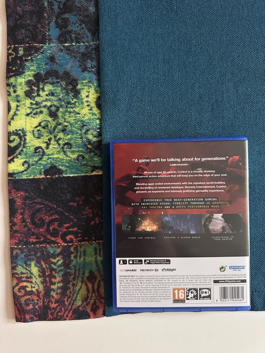 Продавам Control ps5