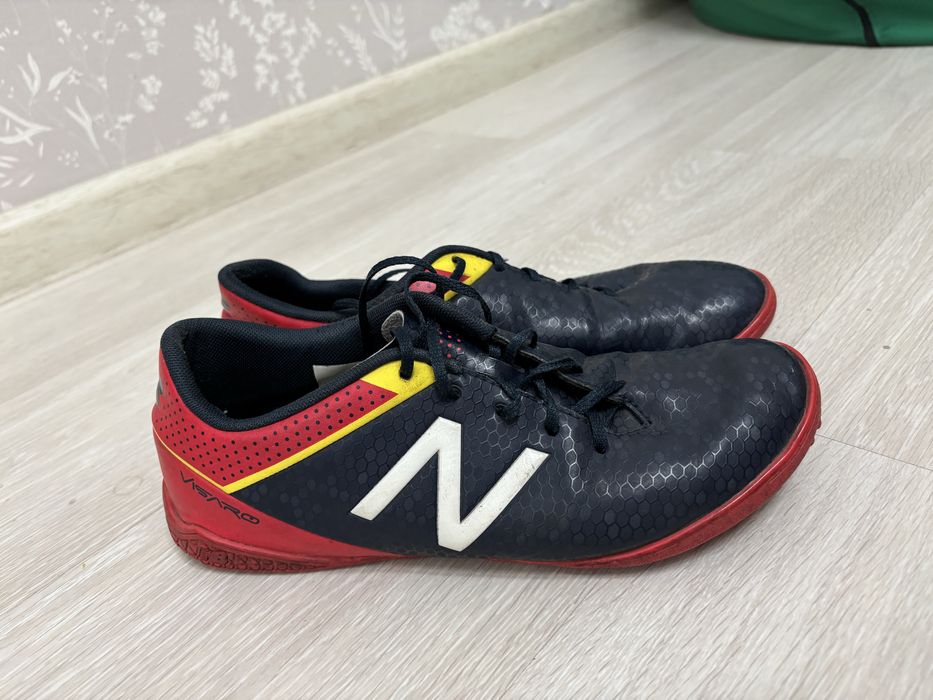 Футзалки new balance